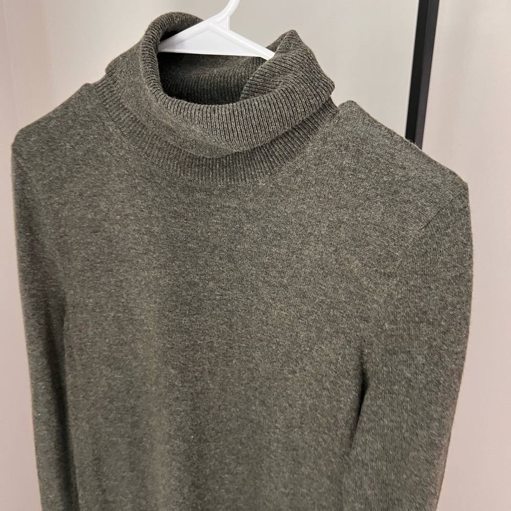 Banana Republic Long Sleeve Olive Dress - Picture 3 of 5